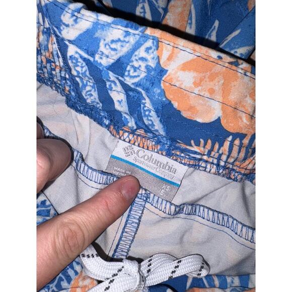 Women's Columbia PFG Shorts XS - Picture 3 of 3